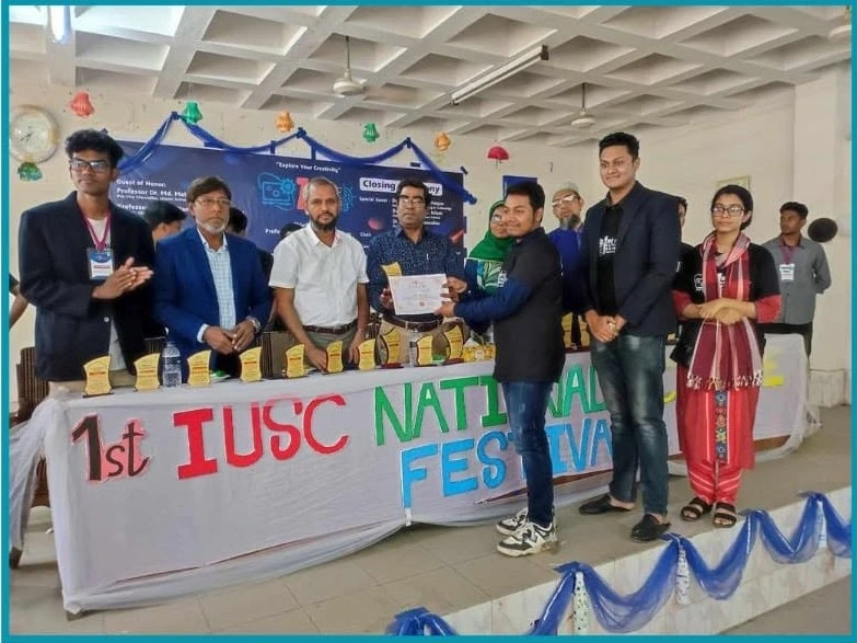 Receiving second prize at 1st IUSC National Science Festival